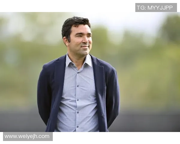 荷兰足球传奇球星全景回顾及其辉煌成就分析 荷兰足球传奇球星全景回顾及其辉煌成就分析