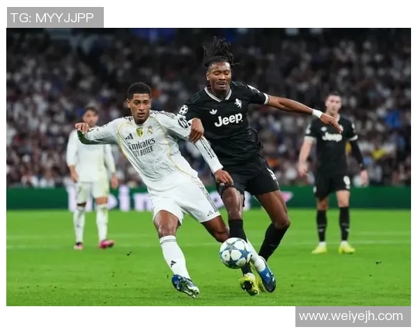 足球明星们的白色鞋子时尚搭配与场上精彩瞬间回顾 足球明星们的白色鞋子时尚搭配与场上精彩瞬间回顾